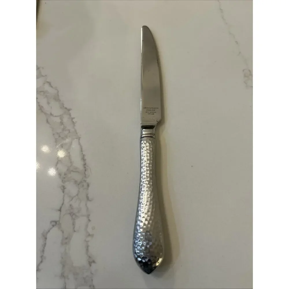 REED & BARTON Stainless Steel Antique‎ Hammered Dinner Knife Teardrop Handle